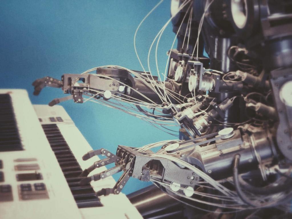 Inimese välimusega robot mängib klaverit