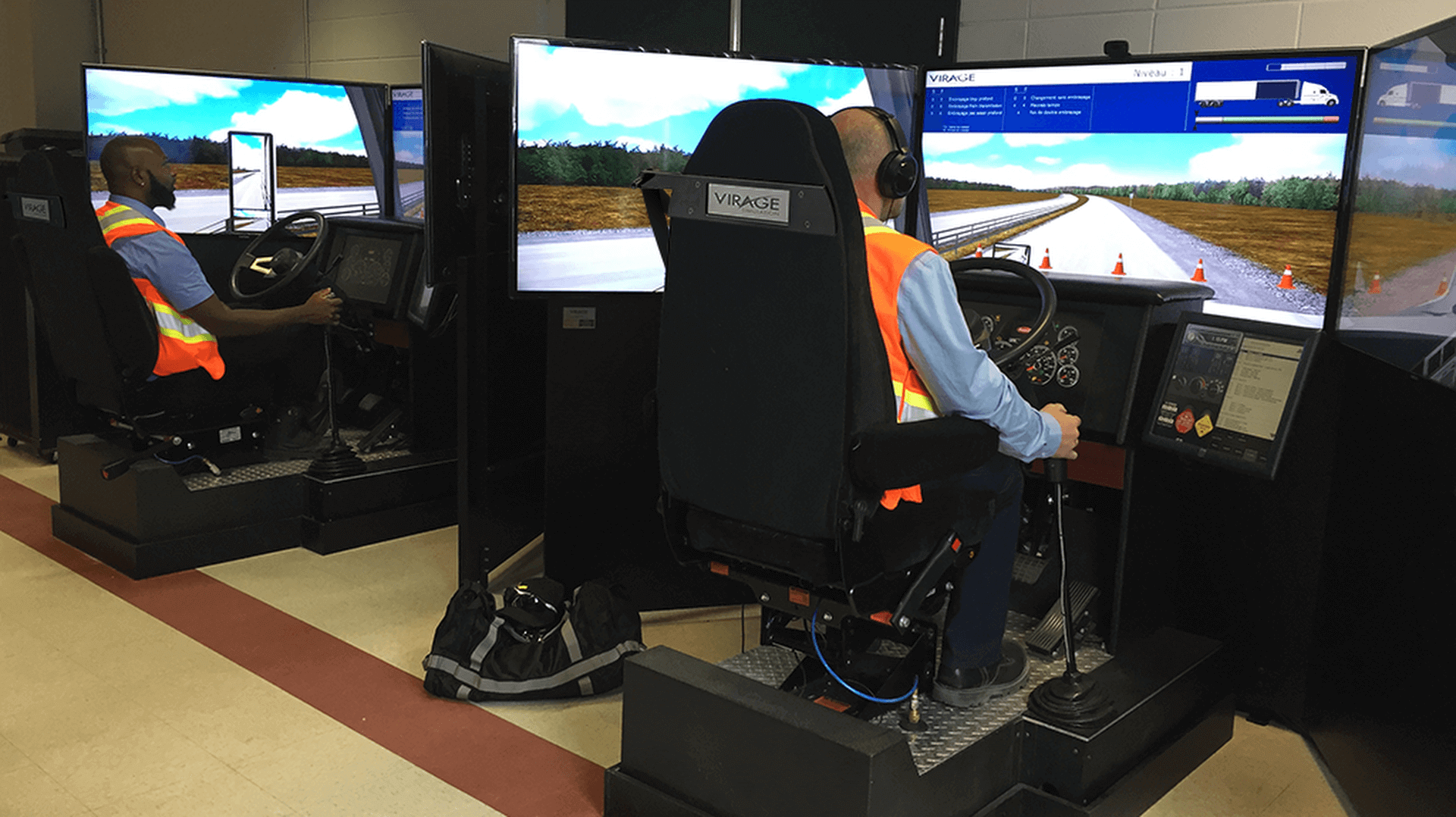 Тренажер для вождения автомобиля. БП симулятор примеры моделей. Тренинг драйвинг. Truck Driver VR.